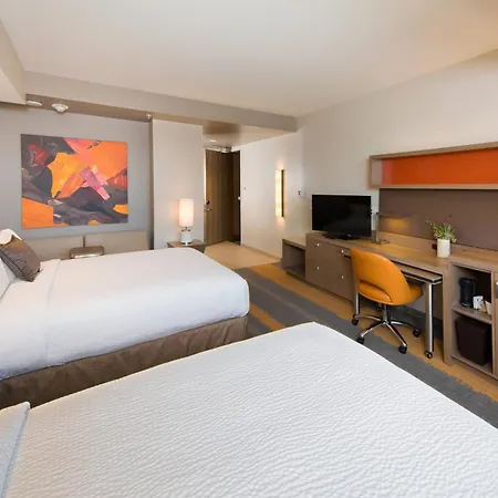 Courtyard By Marriott Phoenix Downtown