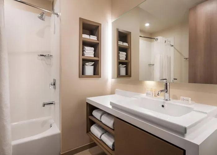 Courtyard By Marriott Downtown Phoenix
