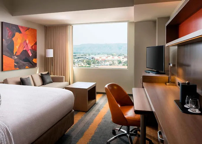 Courtyard By Marriott Downtown Hotel 3*