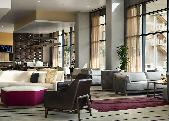 Courtyard By Marriott Downtown