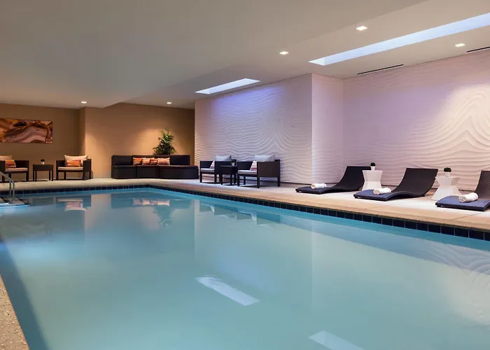 Courtyard By Marriott Downtown Hotel Phoenix