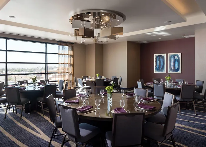 Courtyard By Marriott Downtown 3*