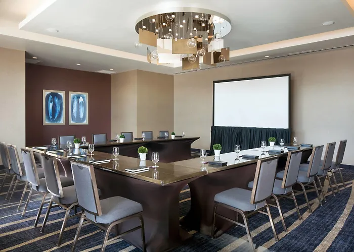 Courtyard By Marriott Downtown 3*