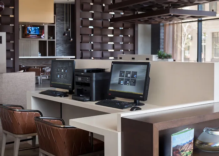 Courtyard By Marriott Downtown Hotel 3*