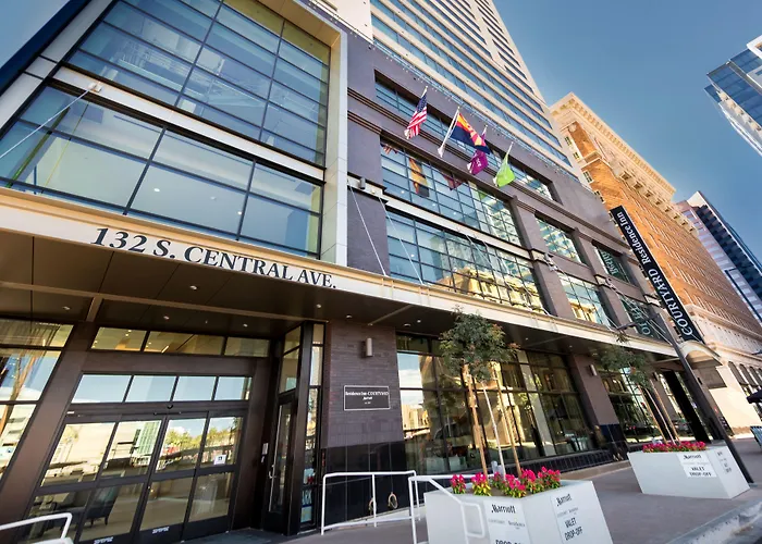 Courtyard By Marriott Downtown Hotel