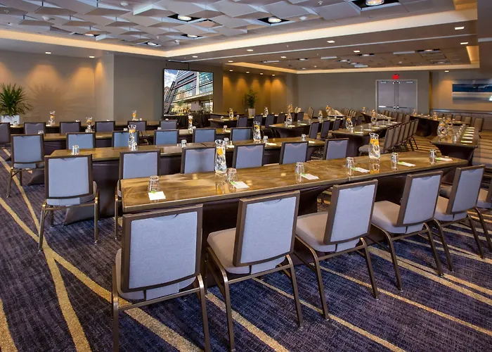 Courtyard By Marriott Downtown 3*